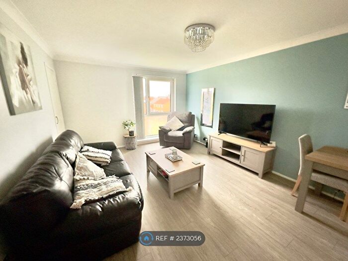 2 Bedroom Flat To Rent In Middleham Close, Ouston, Chester Le Street, DH2