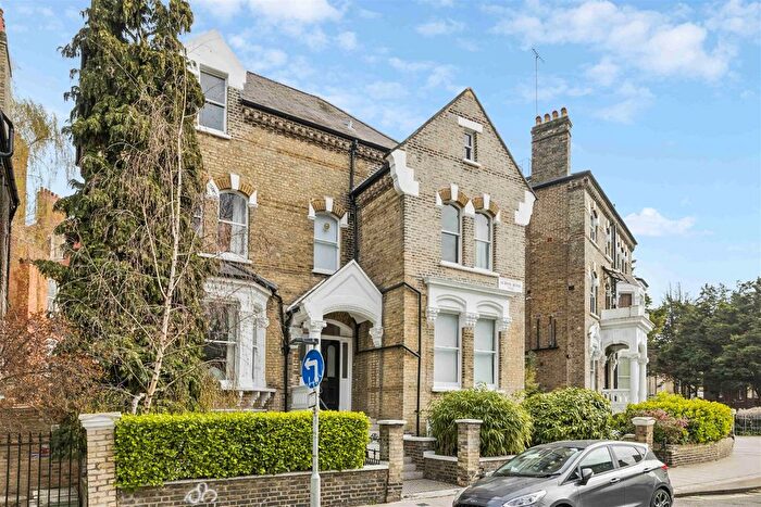 2 Bedroom Flat To Rent In Auriol Road, London, W14