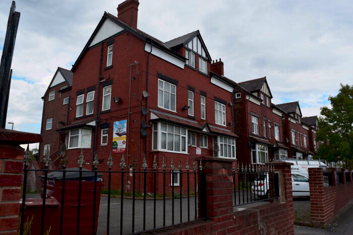 1 Bedroom Flat To Rent In Dickenson Road, Manchester, M13