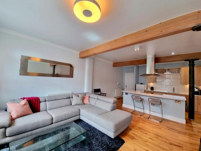 1 Bedroom Flat To Rent In York Place, Leeds, LS1