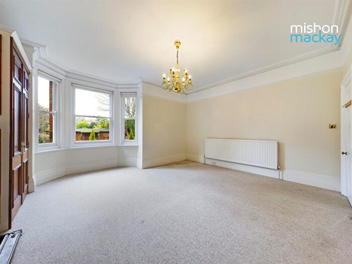 2 Bedroom Flat To Rent In The Drive, Hove, East Sussex, BN3