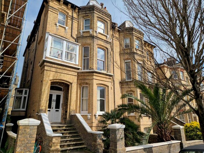 2 Bedroom Flat To Rent In Second Avenue, Hove, BN3