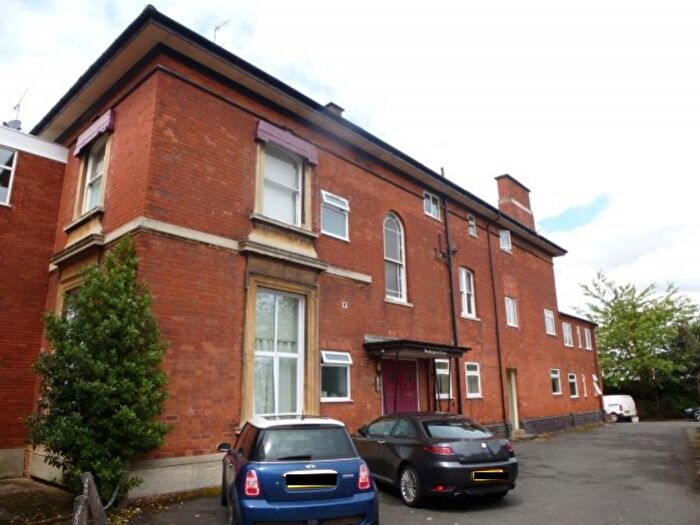 2 Bedroom Flat To Rent In Finchfield Road West, Finchfield, Wolverhampton, WV3