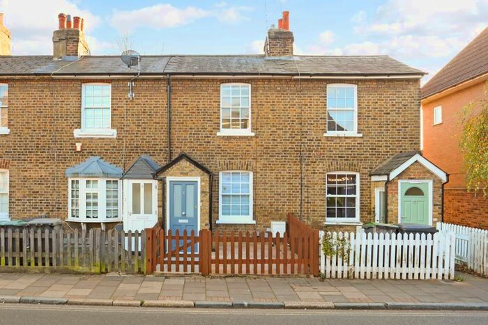 2 Bedroom Cottage To Rent In Fortis Green London, N2
