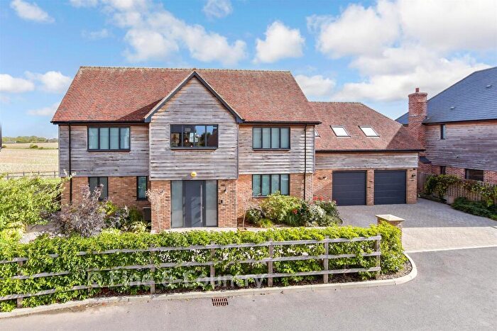 6 Bedroom Detached House For Sale In Elizabeth Drive, Woodnesborough, Sandwich, Kent, CT13