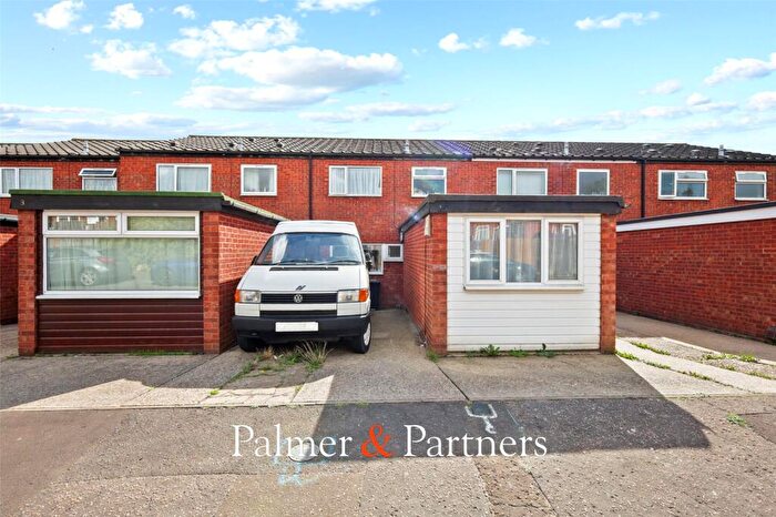 4 Bedroom Terraced House For Sale In Tippett Close, Colchester, Essex, CO4