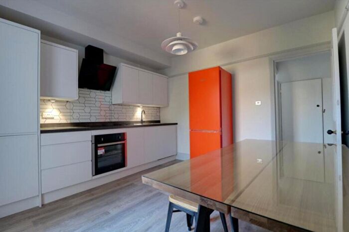 2 Bedroom Apartment To Rent In Raglan Street, London, NW5