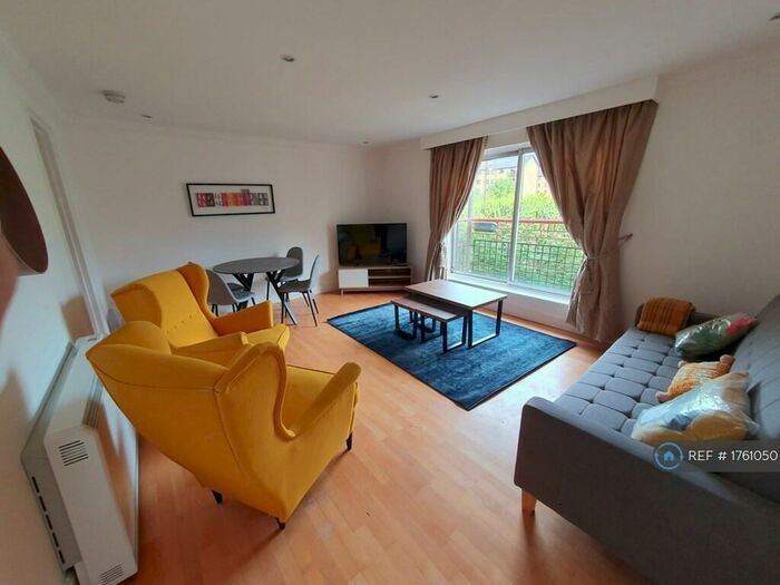 3 Bedroom Flat To Rent In Riverview Drive, Glasgow, G5