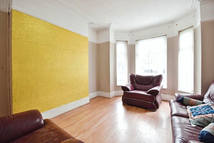 3 Bedroom Semi-Detached House For Sale In Clarendon Road West, Chorlton, Lancashire, M21