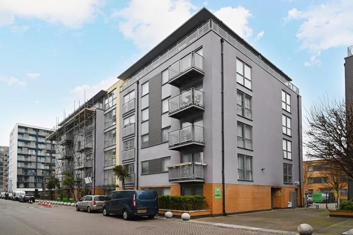 2 Bedroom Flat For Sale In Deals Gateway, Deptford, SE13