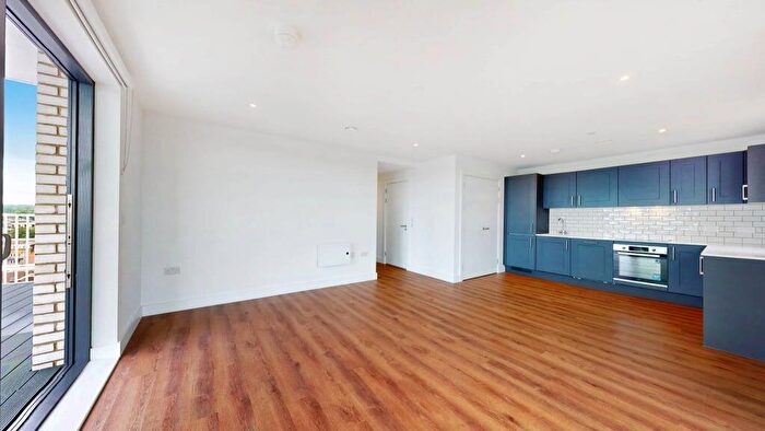 2 Bedroom Apartment To Rent In Hornby House, SL6