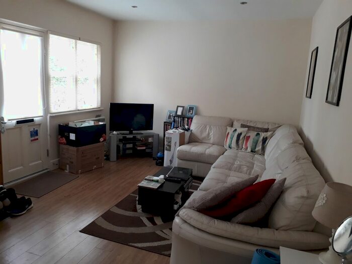1 Bedroom Flat To Rent In Park Road, Leamington Spa, CV32