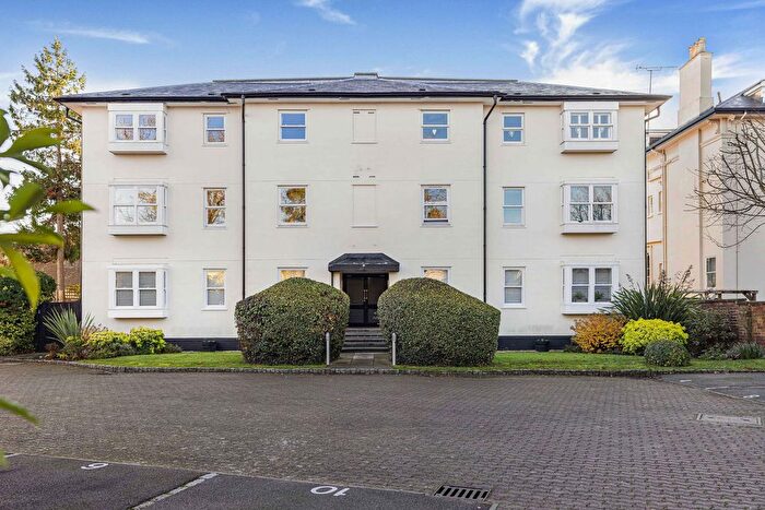 2 Bedroom Flat For Sale In Eltham Lawn, Queens Road, Cheltenham, GL50