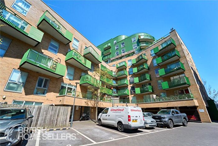 2 Bedroom Apartment For Sale In Central Way, London, NW10