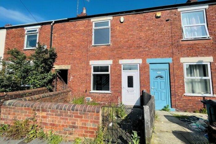 3 Bedroom Property To Rent In Dundonald Road, Chesterfield, S40
