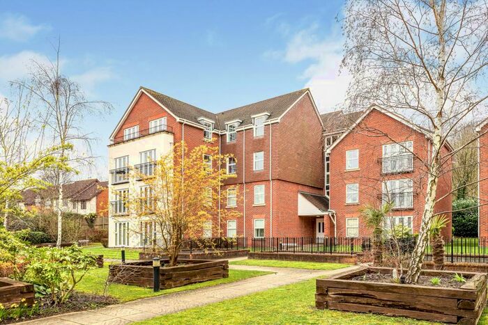 2 Bedroom Flat To Rent In Birch Meadow Close, Warwick, CV34