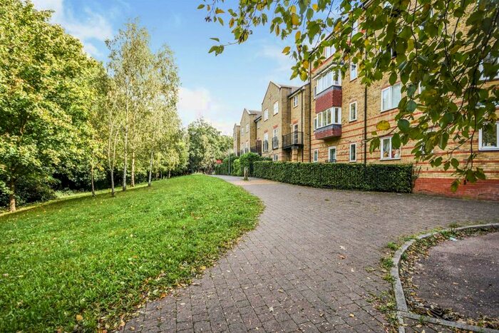 2 Bedroom Flat To Rent In Parkinson Drive, The Village, Chelmsford, CM1