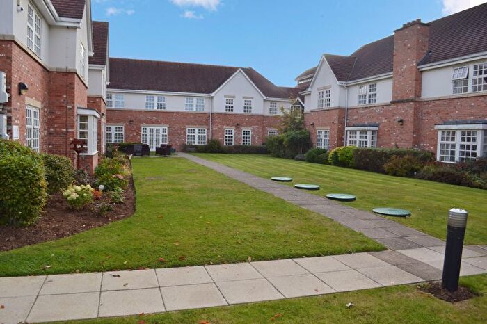 2 Bedroom Flat For Sale In Brampton View, Northampton, NN6