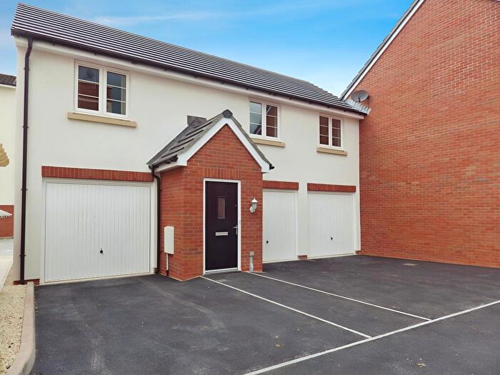 2 Bedroom Coach House To Rent In Hanwell Close, Swindon, Wiltshire, SN25