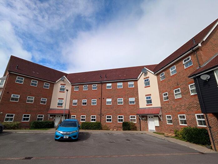2 Bedroom Flat To Rent In Whites Way, Hedge End, SO30