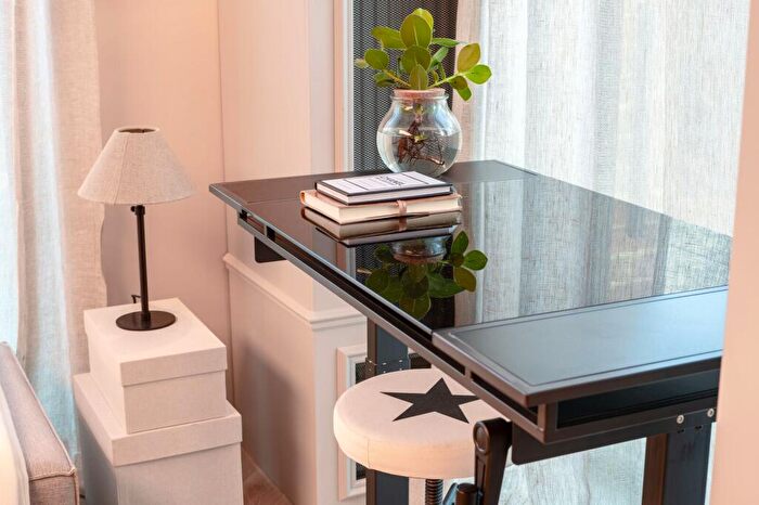 Studio To Rent In Dandi Brondesbury, Brondesbury, London, NW2