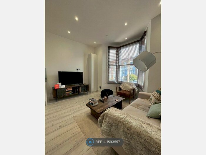 2 Bedroom Flat To Rent In Portnall Road, London, W9