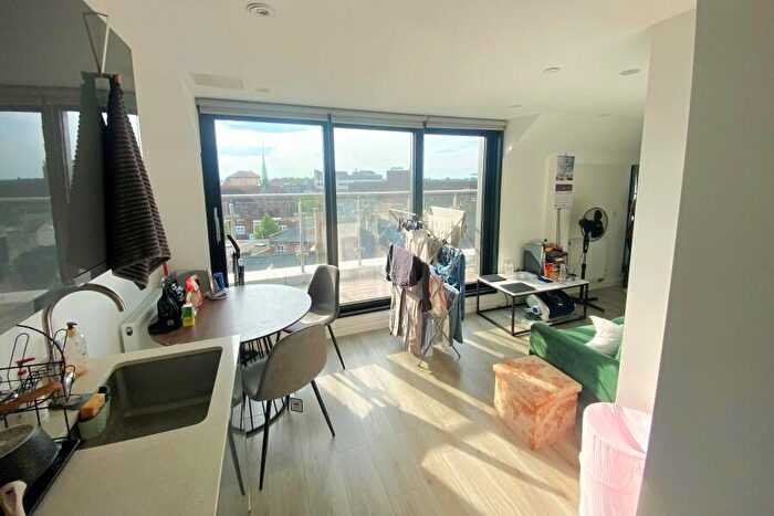 Apartment To Rent In Woking, Surrey, GU21