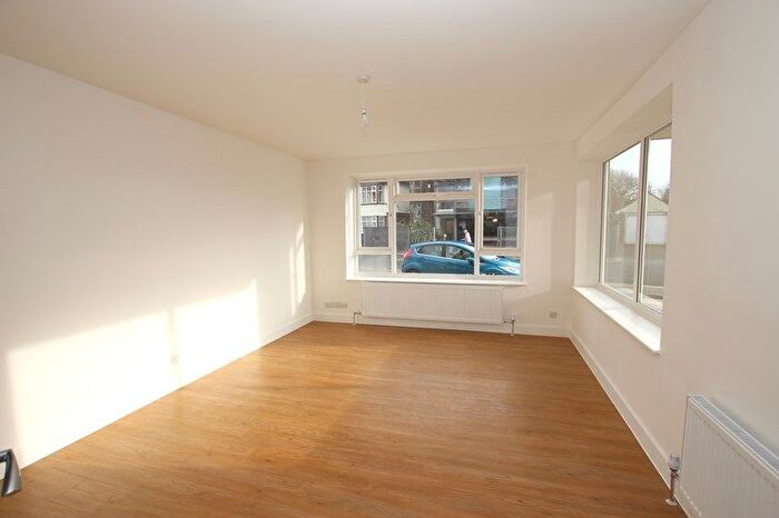 2 Bedroom Flat For Sale In Estuary Lodge, Eastern Esplanade, Thorpe Bay, SS1