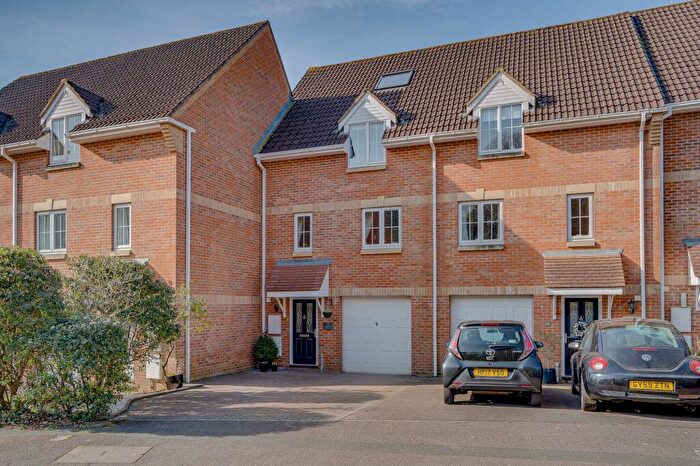 4 Bedroom House For Sale In Catmint Close, Chandler's Ford, SO53