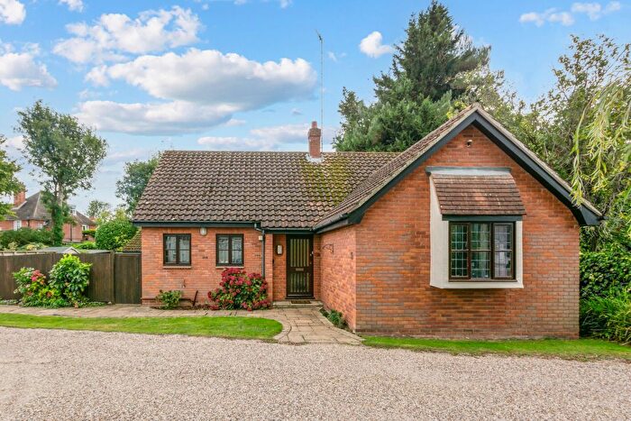 3 Bedroom Bungalow For Sale In Barrington Place, Ingatestone, CM4