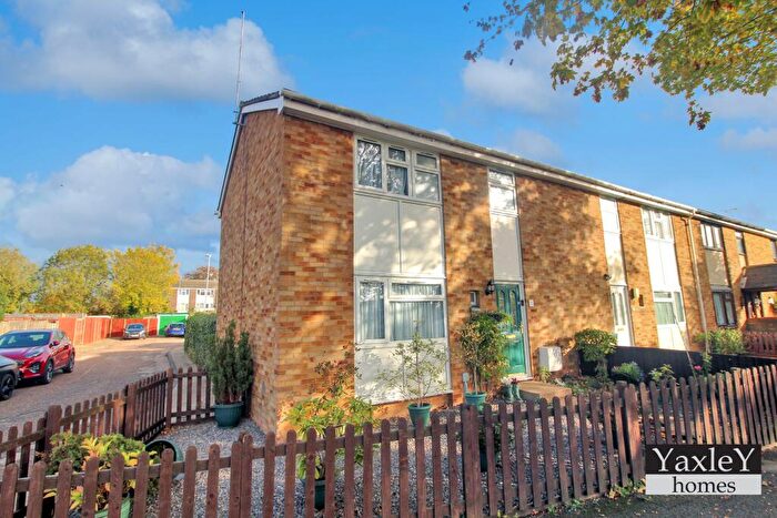 3 Bedroom End Of Terrace House For Sale In Walnut Drive, Witham, CM8