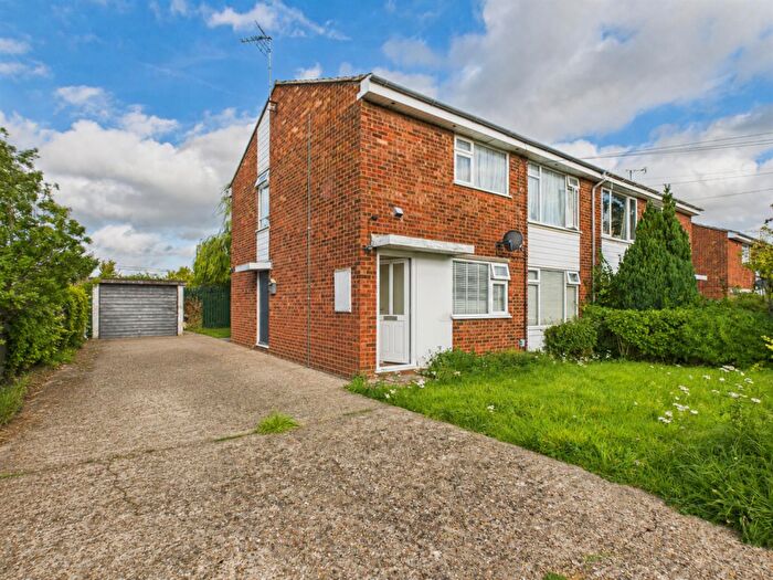 2 Bedroom Flat To Rent In Halsey Drive, Hitchin, Hertfordshire, SG4