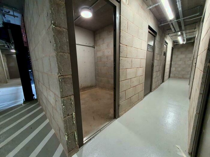 Apartment To Rent In Storage Unit, One Silk Street, M4