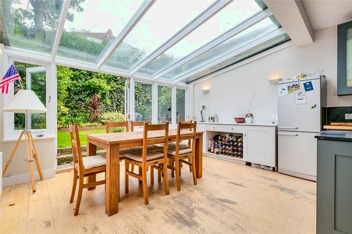 2 Bedroom Flat To Rent In Dafforne Road, London, SW17