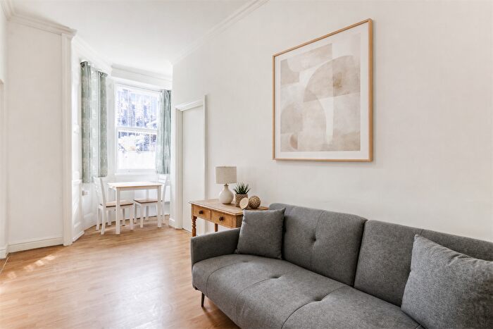 1 Bedroom Flat To Rent In West Cromwell Road, SW5