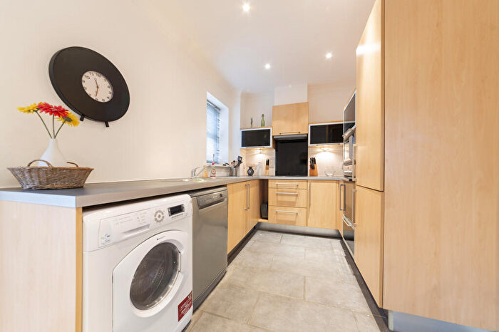 2 Bedroom Apartment To Rent In Northpoint Square, London, NW1