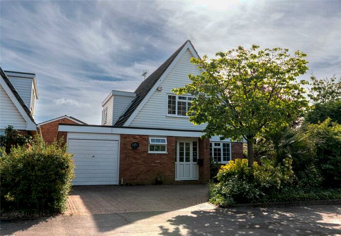 3 Bedroom Detached House To Rent In Broad Street, West End, Woking, GU24