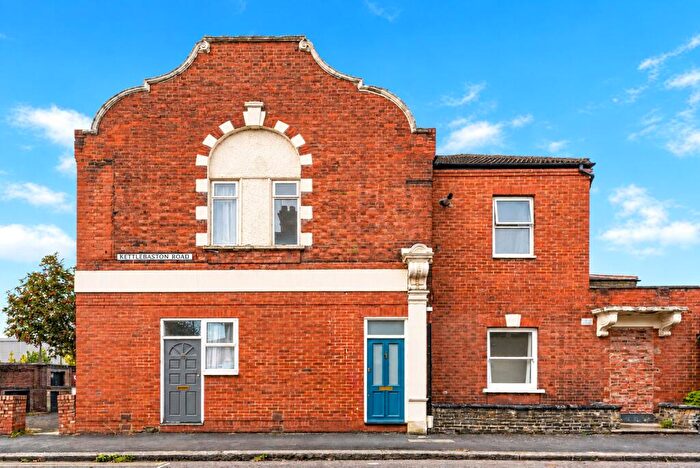 4 Bedroom Flat To Rent In Clementina Road, Leyton, London, E10