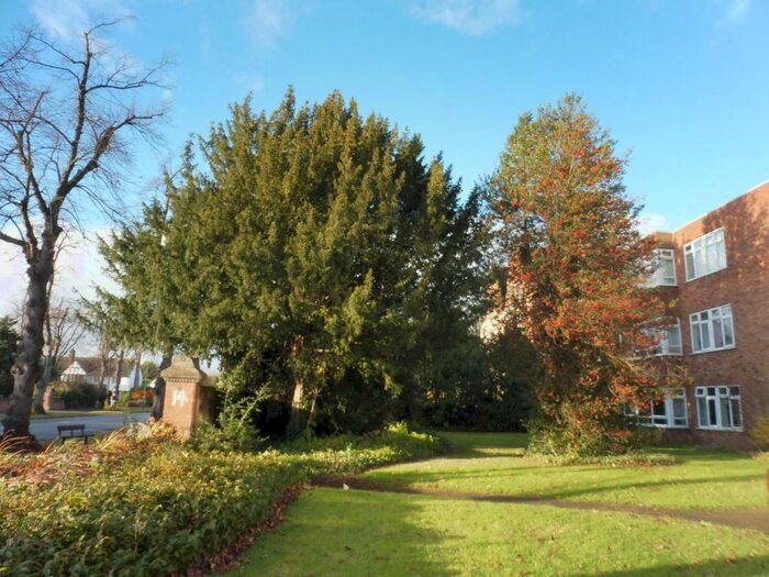 2 Bedroom Flat To Rent In Guys Cliffe Avenue, Leamington Spa, CV32