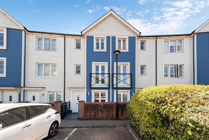3 Bedroom Property For Sale In Redbud Road, Tonbridge, TN9