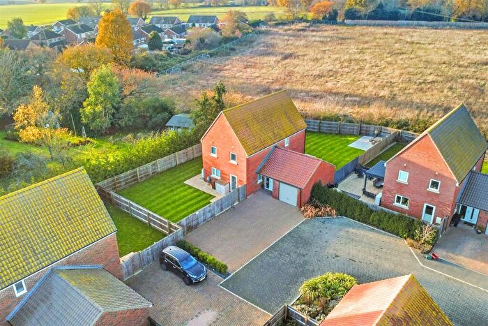 4 Bedroom Detached House For Sale In The Oaks, Great Oakley, CO12