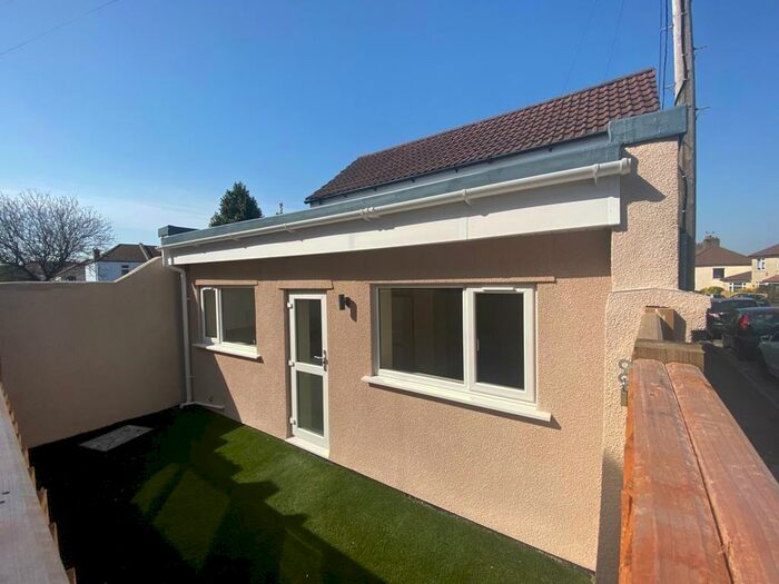 2 Bedroom Detached House To Rent In Delvin Road, Bristol, BS10