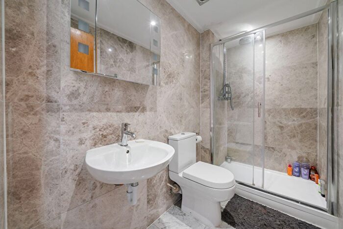 2 Bedroom Flat To Rent In City Road, City Approach, EC1V