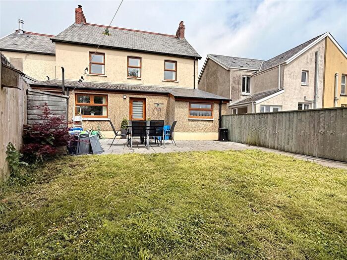 3 Bedroom Semi-Detached House For Sale In Penygroes Road, Gorslas, Llanelli, SA14