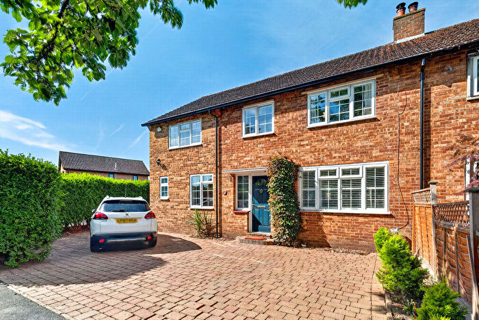 4 Bedroom Semi-Detached House For Sale In Braycourt Avenue, Walton-On-Thames, KT12