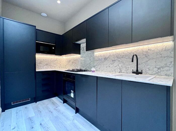 1 Bedroom Flat To Rent In Upper Hale Road, Farnham, GU9