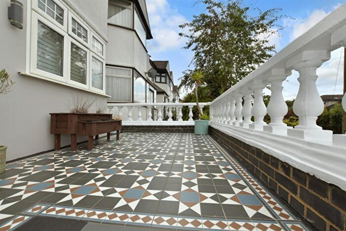 3 Bedroom Semi Detached House For Sale In Woodford Green, Woodford Green, Essex, IG8