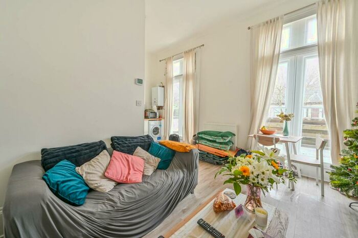 1 Bedroom Flat To Rent In Archway Road, Highgate, London, N6