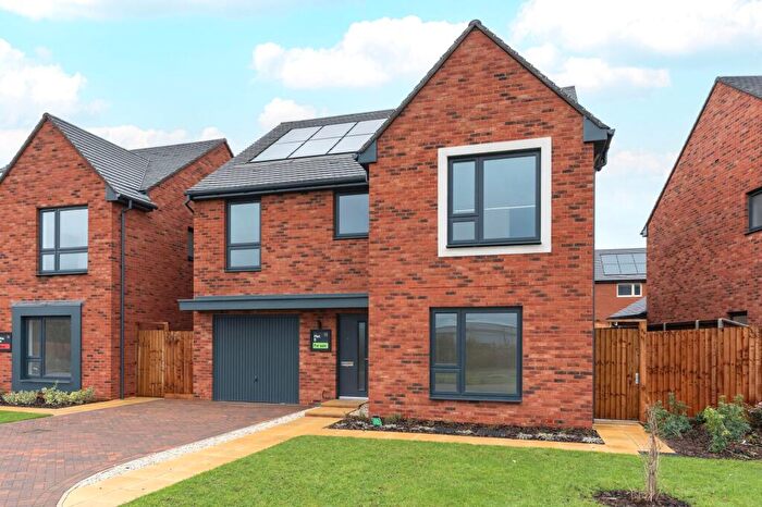 5 Bedroom Detached House For Sale In Himley Village, Middleton Stoney Road, OX26