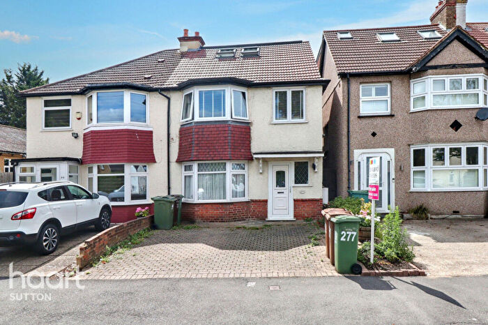 1 Bedroom Maisonette For Sale In Gander Green Lane, Sutton, SM1